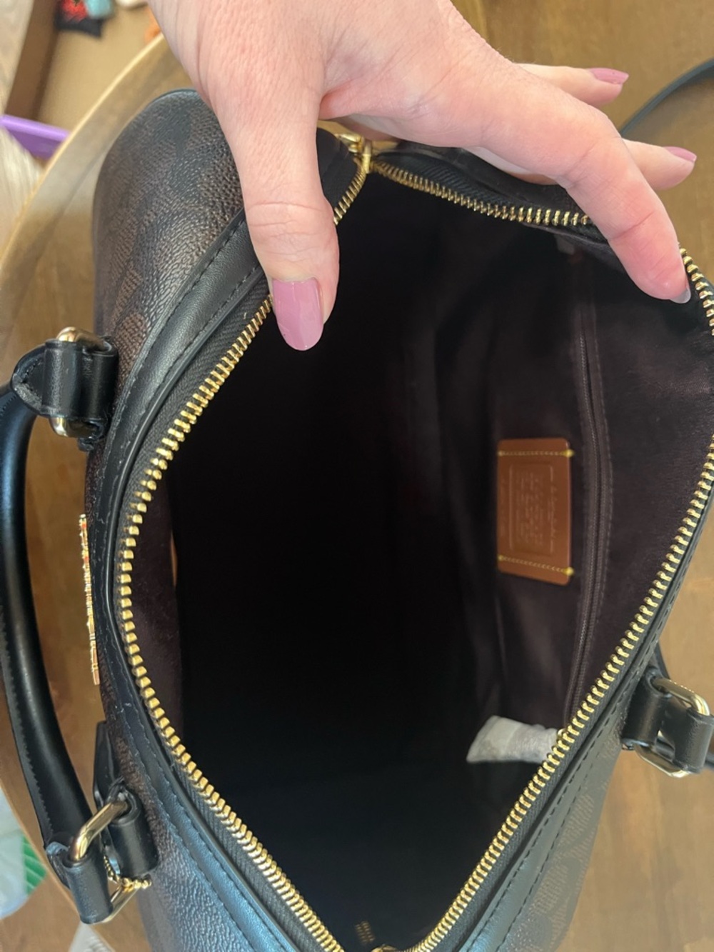 Coach large Rowan in signature canvas walnut/black with gold hardware - Picture 4 of 11